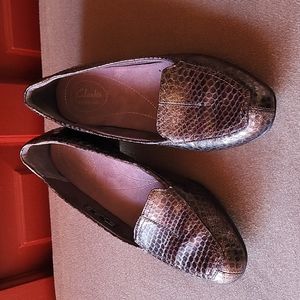 Clarks  Brown Leather Pre-owned Loafers